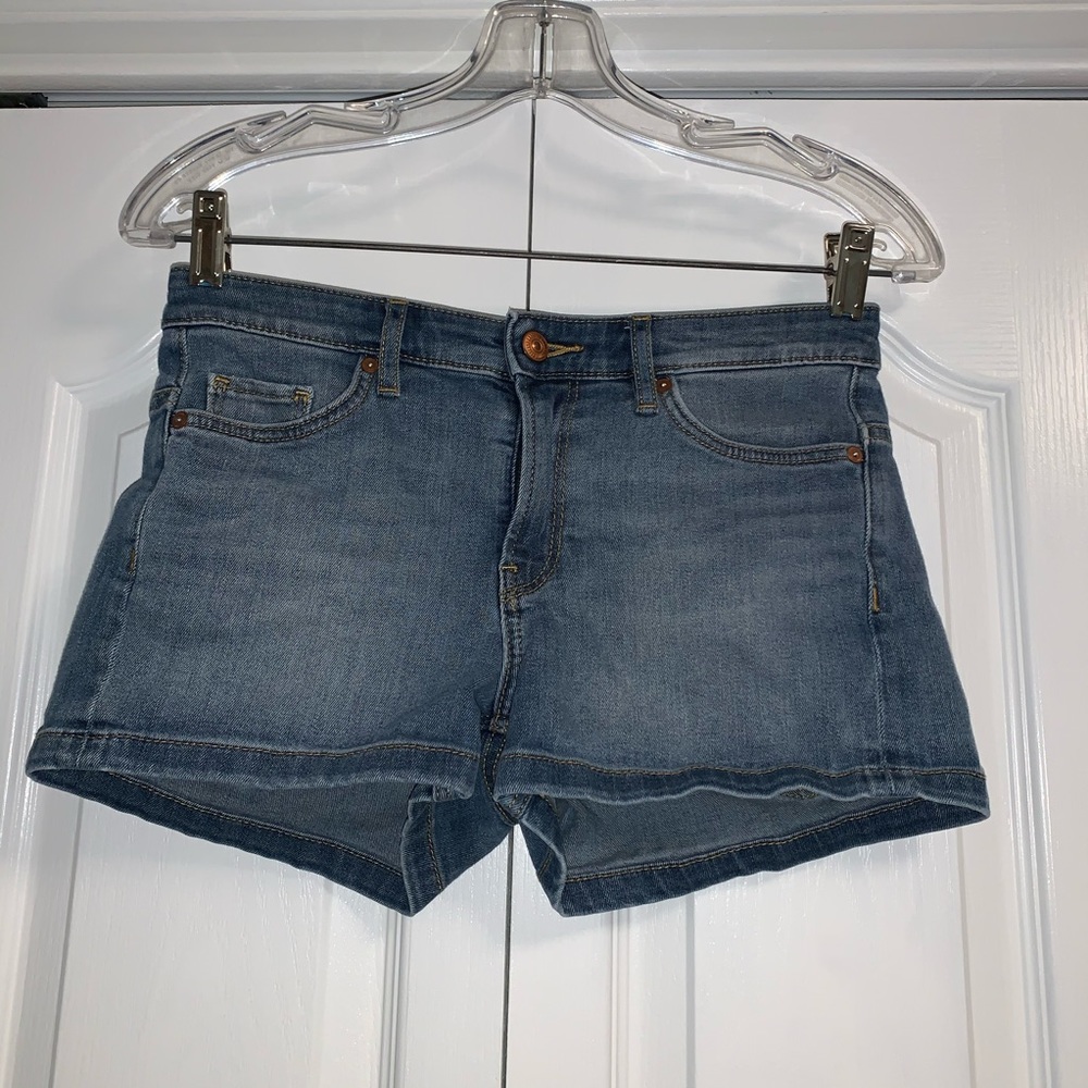 H&M L.O.G.G. Denim Jean Shorts mid rise women’s size 6 summer